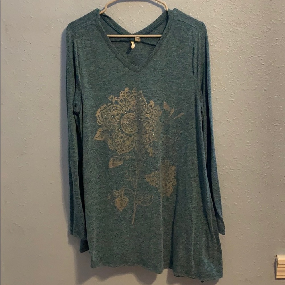 Large light weight tunic sweater